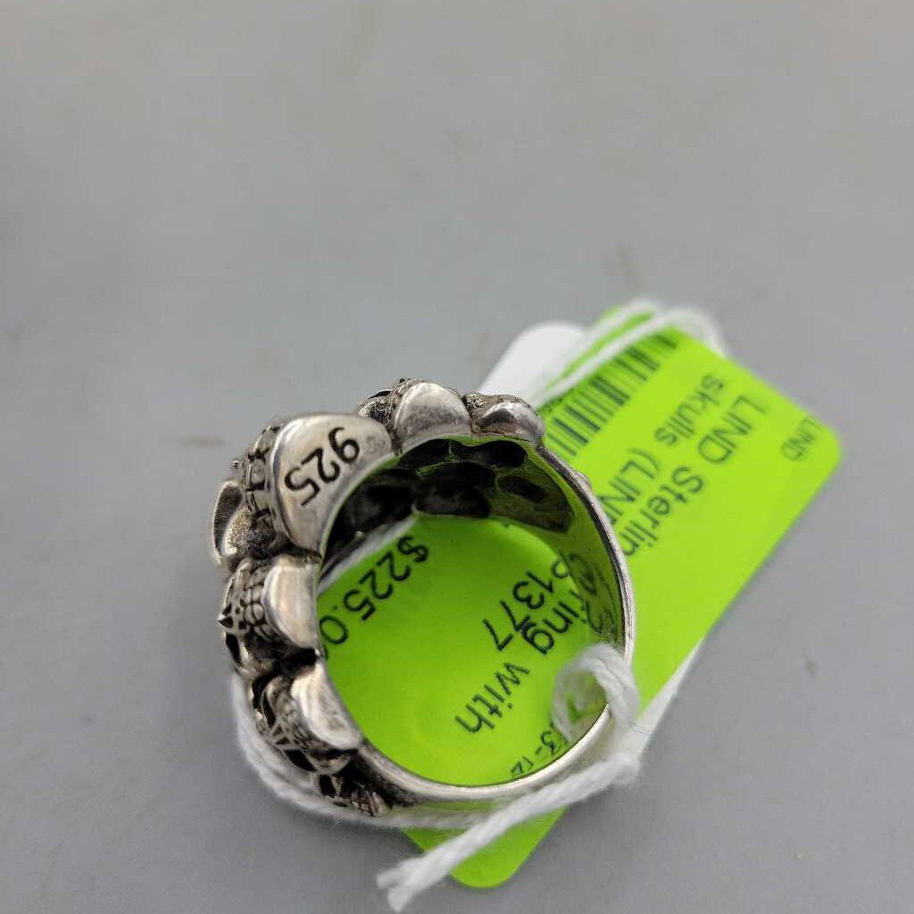 Sterling ring with skulls (LIND) P1377