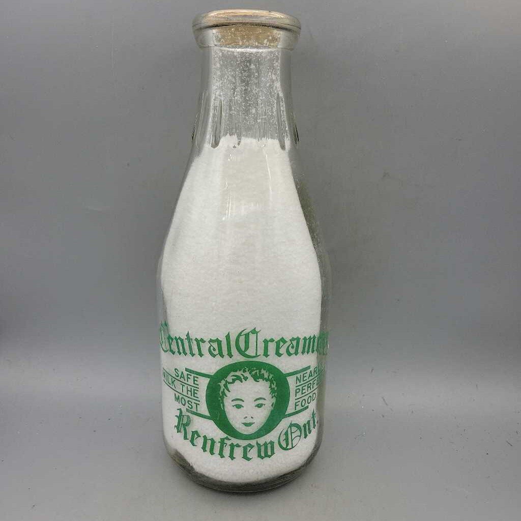 Central Creamery Renfrew Ontario milk Bottle (Jef)