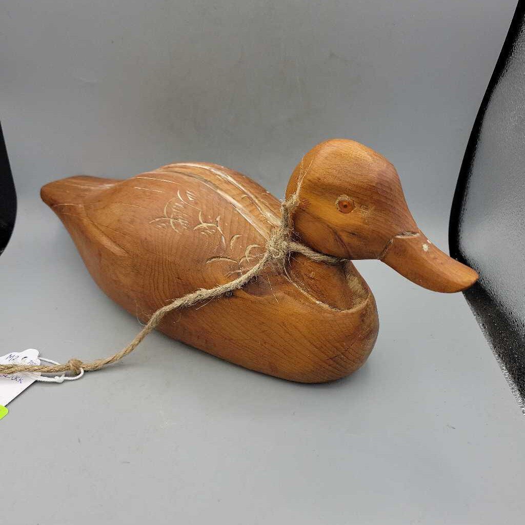 Wooden Carved Duck (M2) 7004