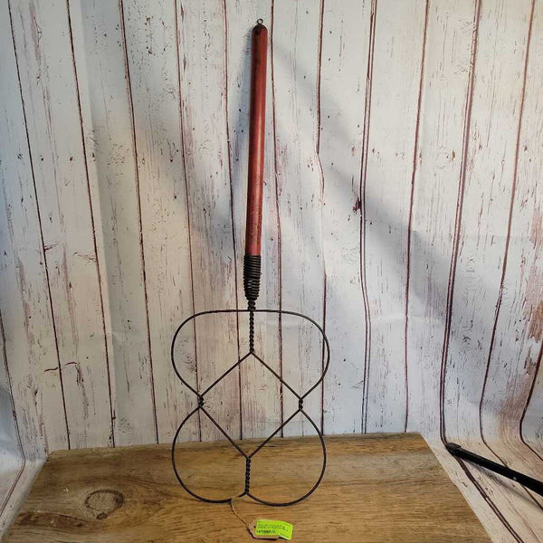 28" Antique Rug Beater w/ Red Handle & Markings - 1927 Johnson Novelty Co. "Batwing Beater" (02/24)