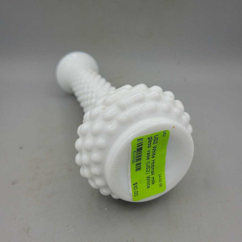 White Hobnail milk glass vase (US2)