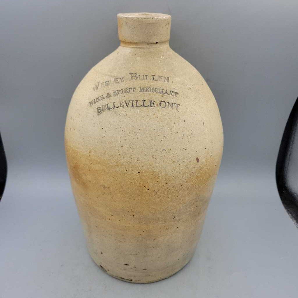 Belleville Stoneware jug Wesley Bullen (JEF)