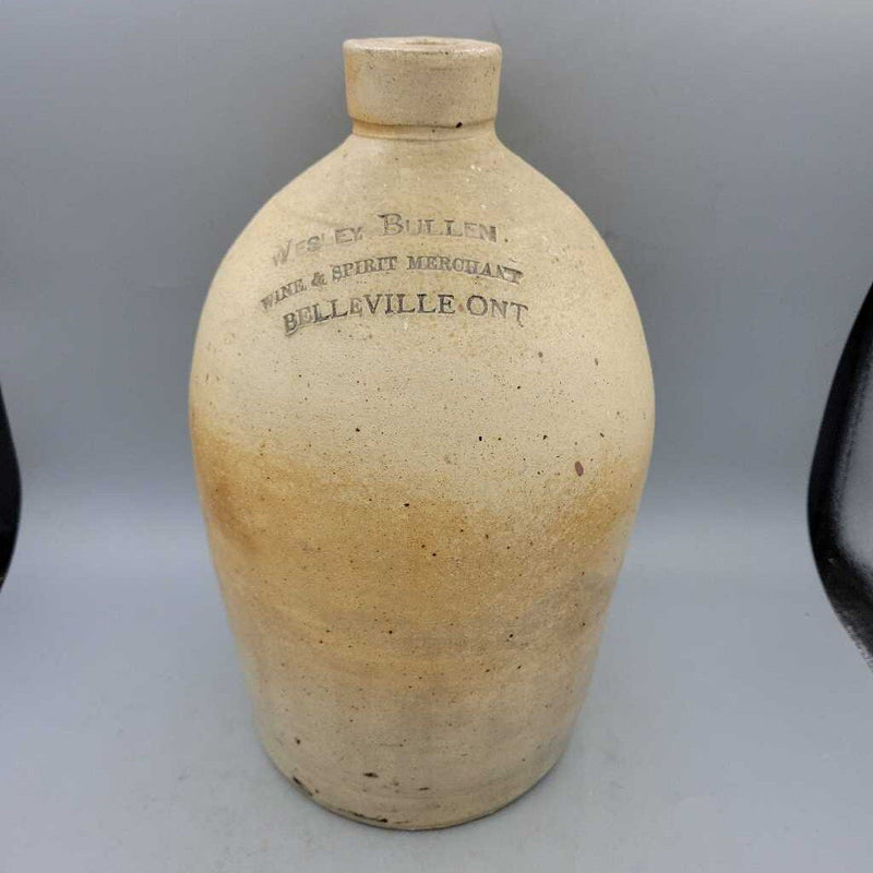 Belleville Stoneware jug Wesley Bullen (JEF)