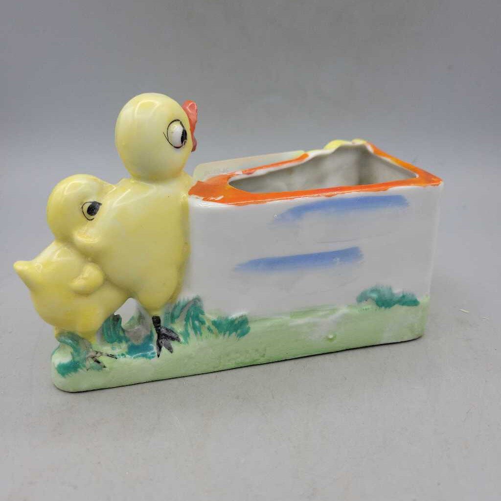 Vintage Chicks Japan made Planter (JH49)