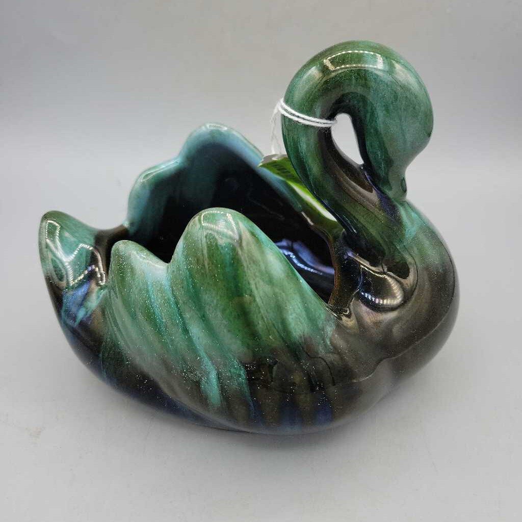 Blue Mountain Pottery Swan Dish (RHA)