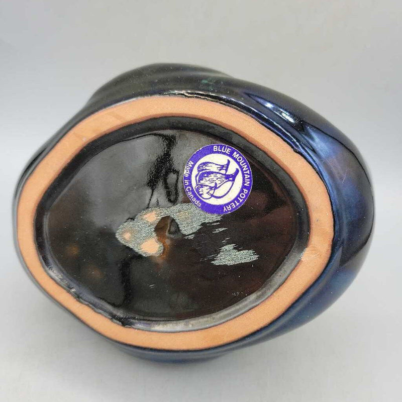 Blue Mountain Pottery Swan Dish (RHA)