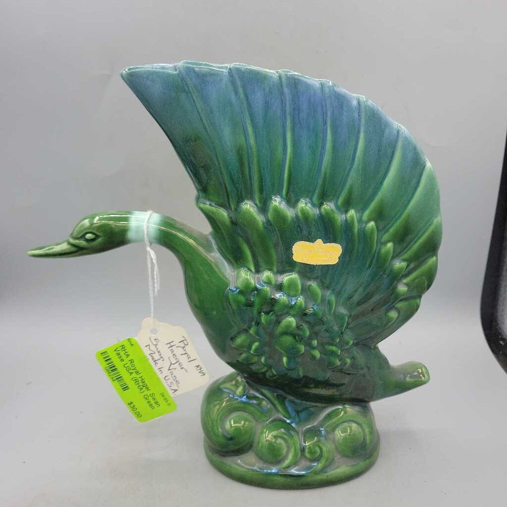 Royal Hager Swan Vase USA (RHA)