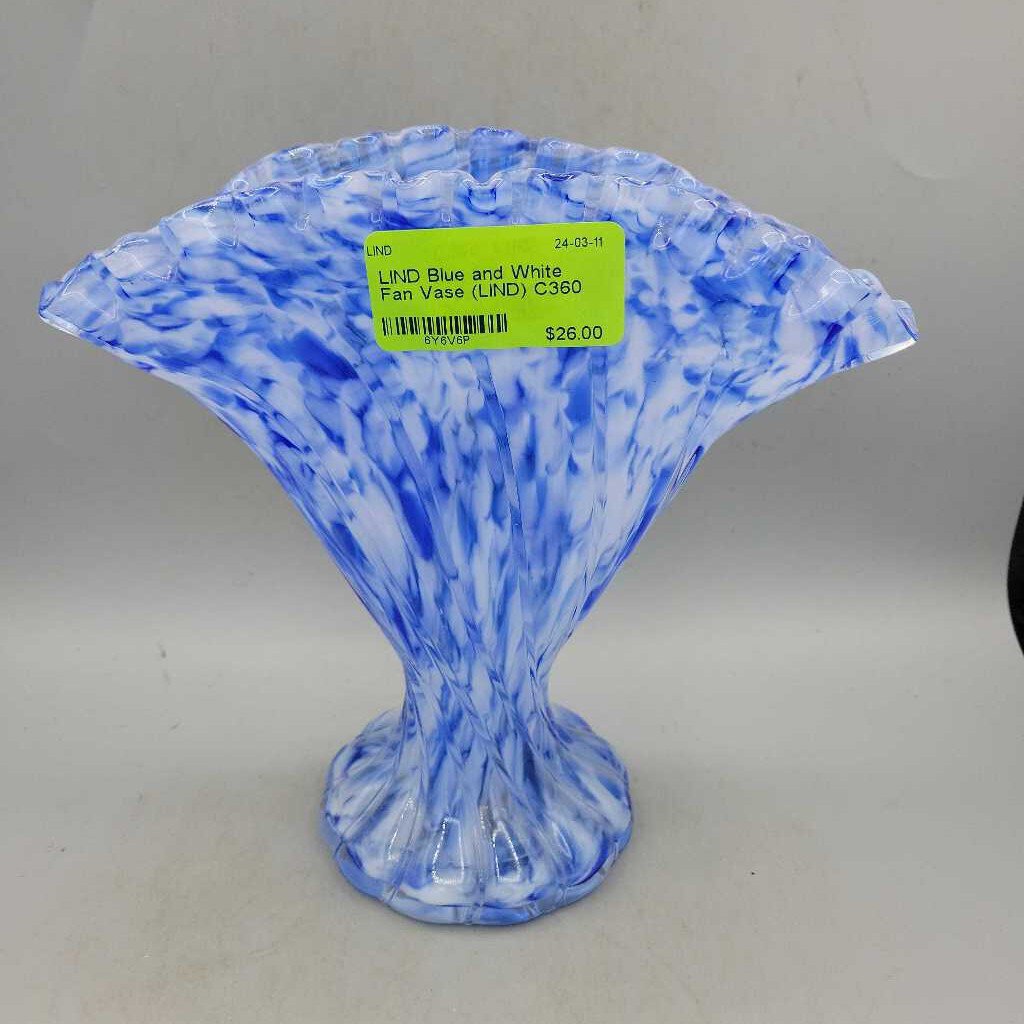 Blue and White Fan Vase (LIND) C360