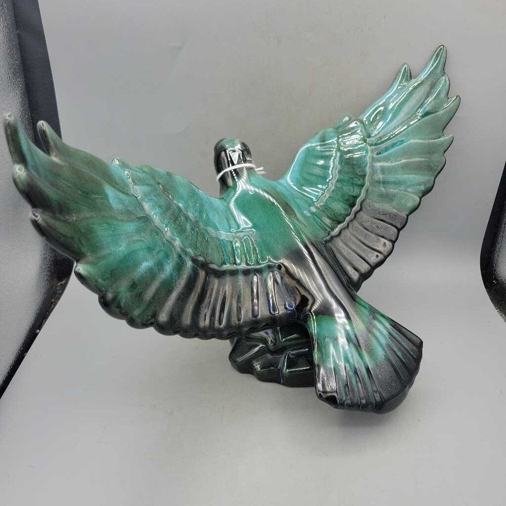 Blue Mountain Pottery Eagle (RHA)